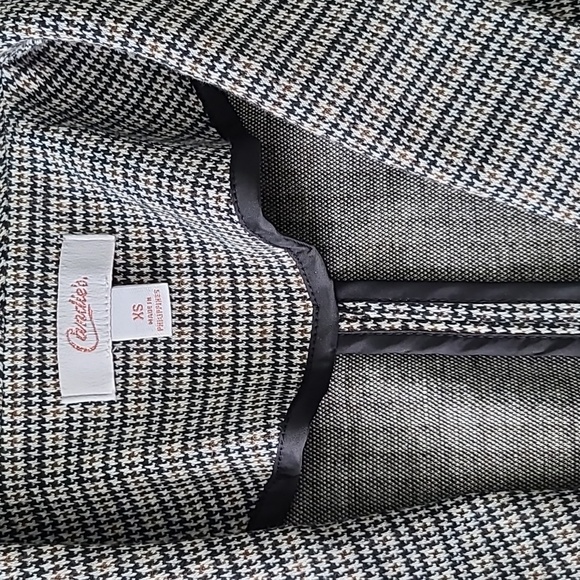 Women's Blazer - Picture 2 of 2